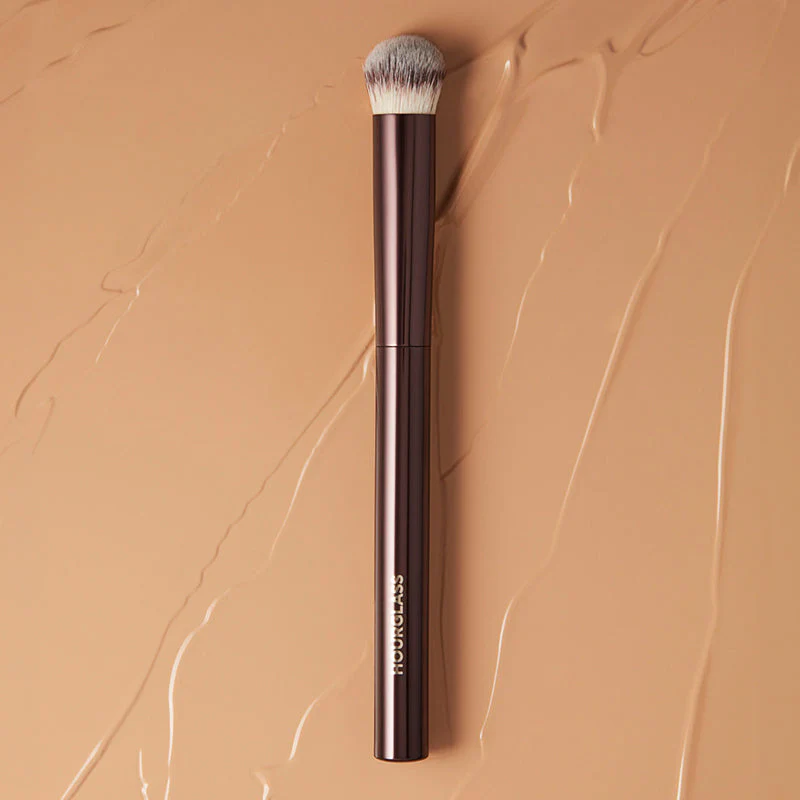 Vanish™ Seamless Finish Concealer Brush - Image 3
